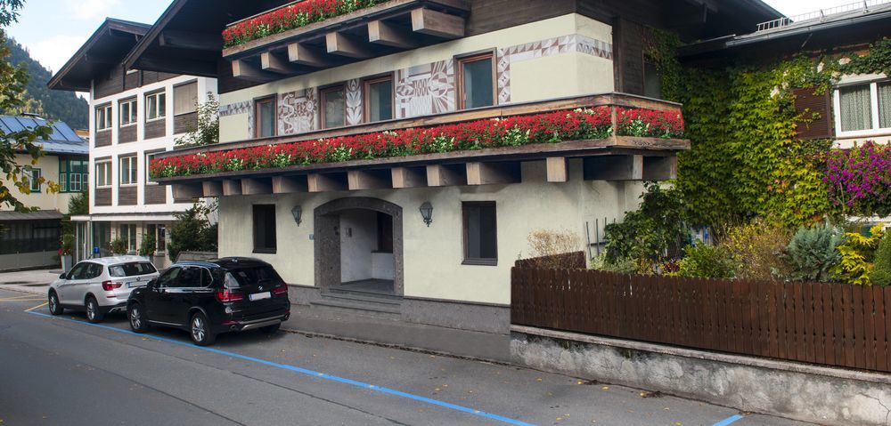 Pension Max Summercard Included Zell am See Exterior photo